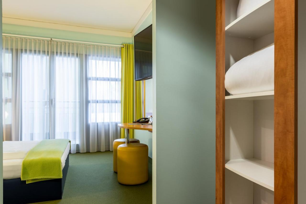 Hotel Fraenkische Schweiz-เพกนิทซ์ ภายนอก รูปภาพ